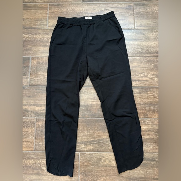 Marine Layer Allison Black Cropped Pants - Picture 2 of 5